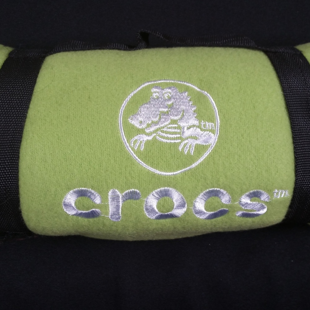 CROCS GREEN Polar Fleece Throw Blanket Embroidered Logo Shoes Alligator Travel